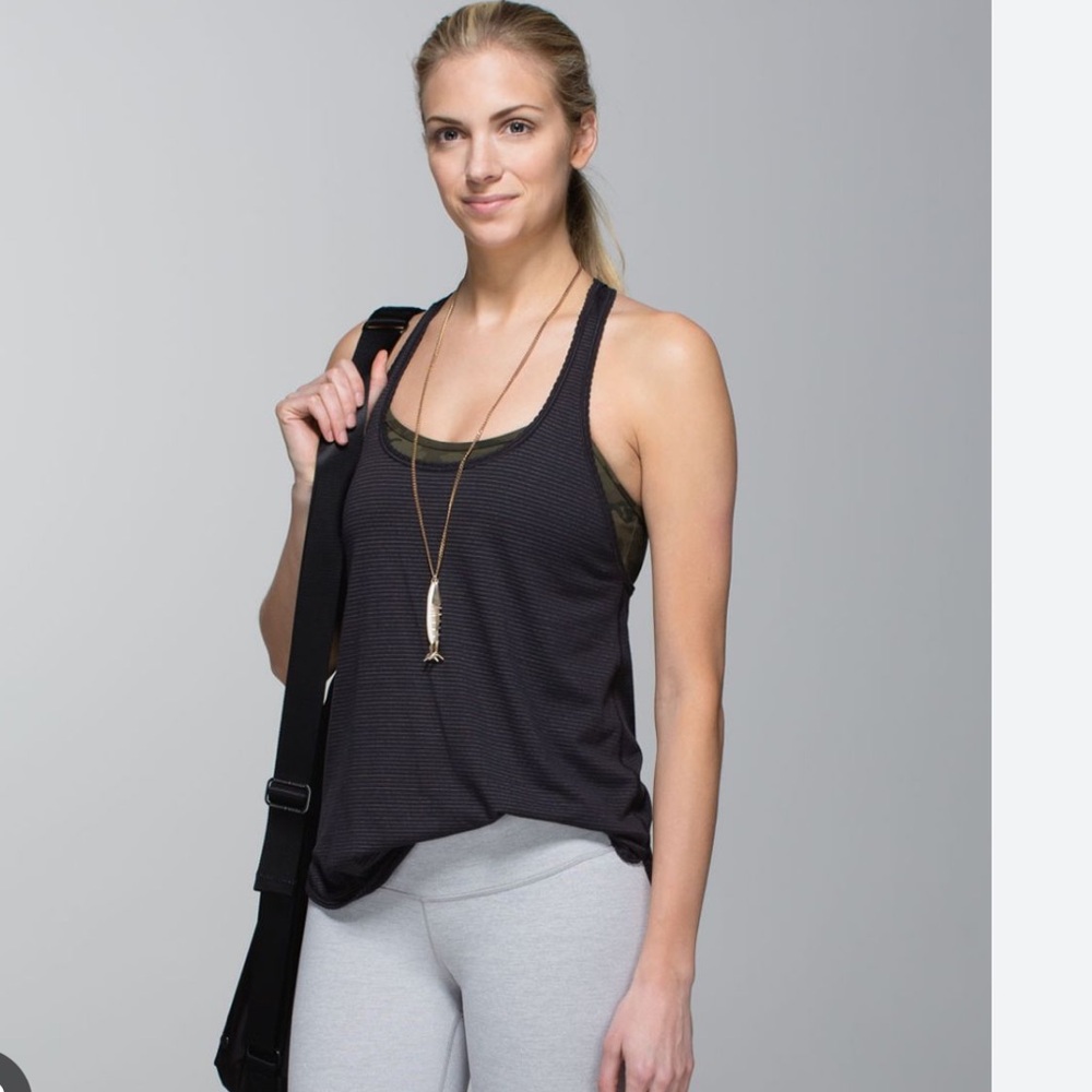 lululemon athletica Black 105 singlet tank size 4